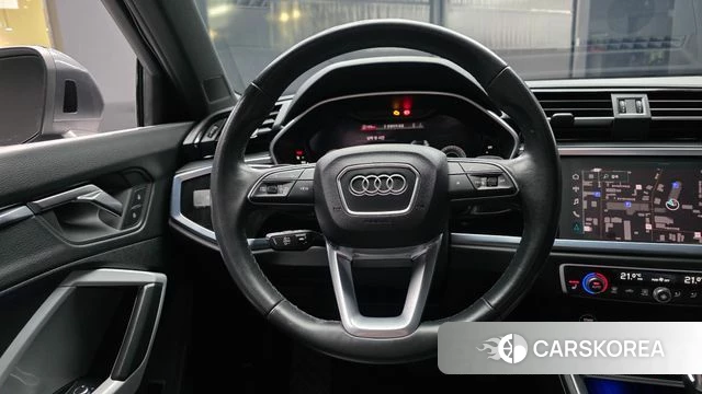 Audi Q3 (F3) 2023 Серый из Кореи, фото 4