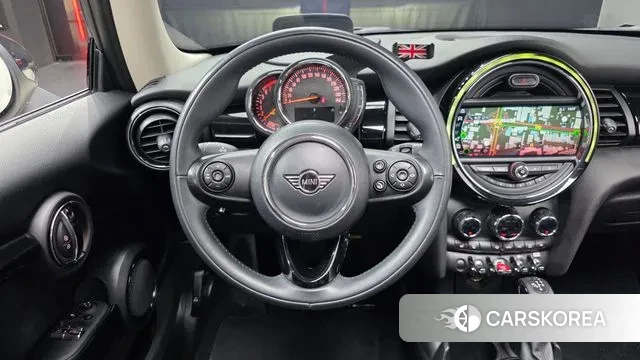 Mini Cooper 2019 Жемчужный цвет из Кореи, фото 4
