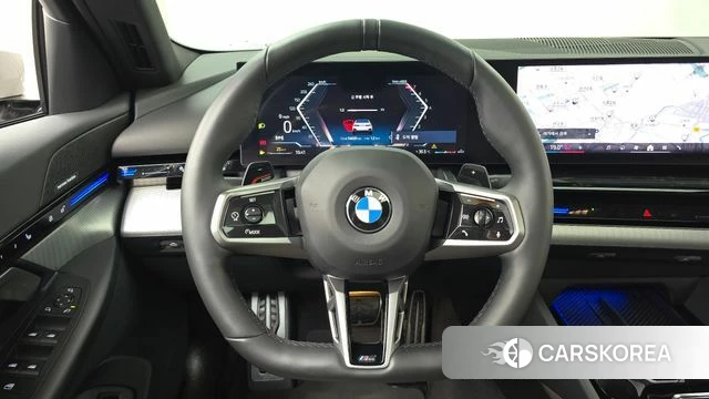 BMW 5 Series (G60) 2024 Белый из Кореи, фото 4