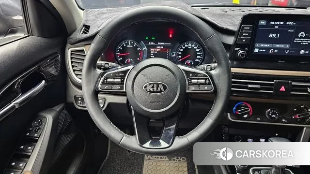 Kia Seltos 2021 Серый из Кореи, фото 4