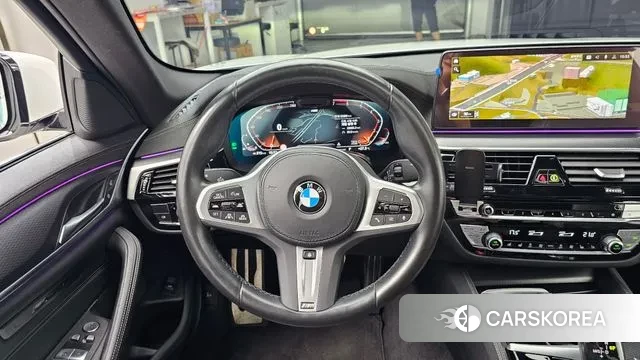 BMW 5 Series (G30) 2023 Белый из Кореи, фото 4