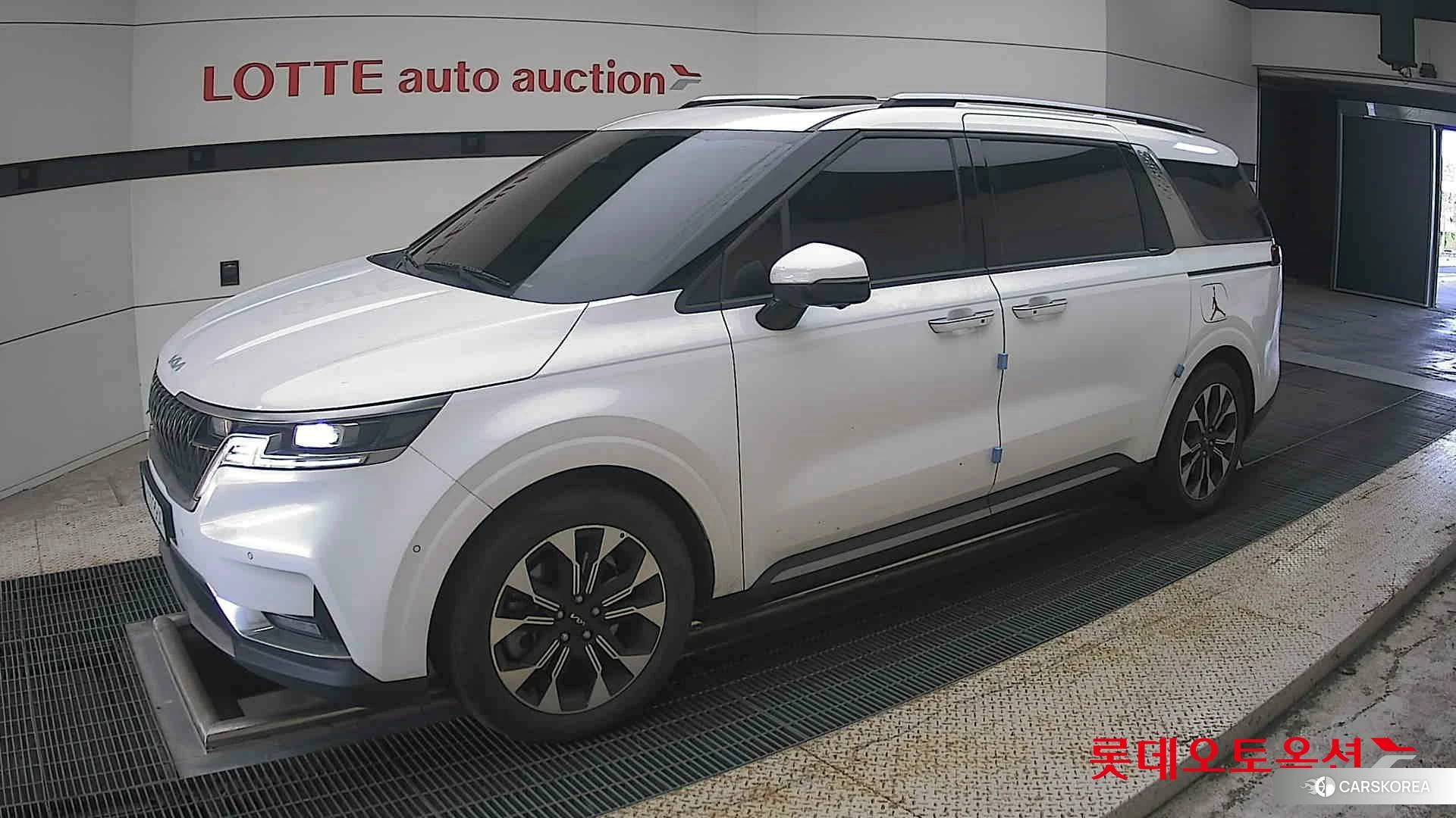 Kia Carnival 2023 Snow White Pearl (optional) из Кореи, фото 4