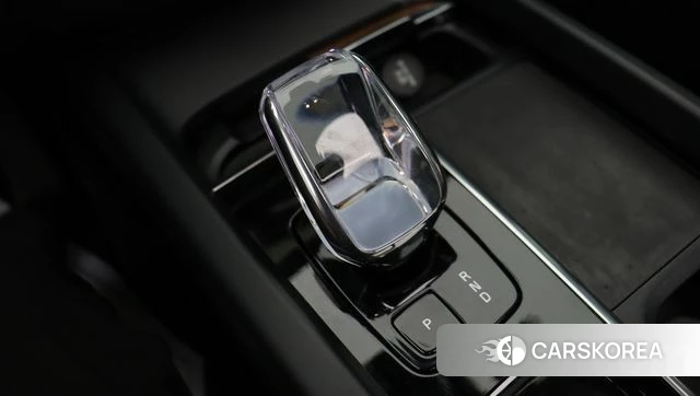 Volvo XC60 second Generation 2024 Белый из Кореи, фото 4