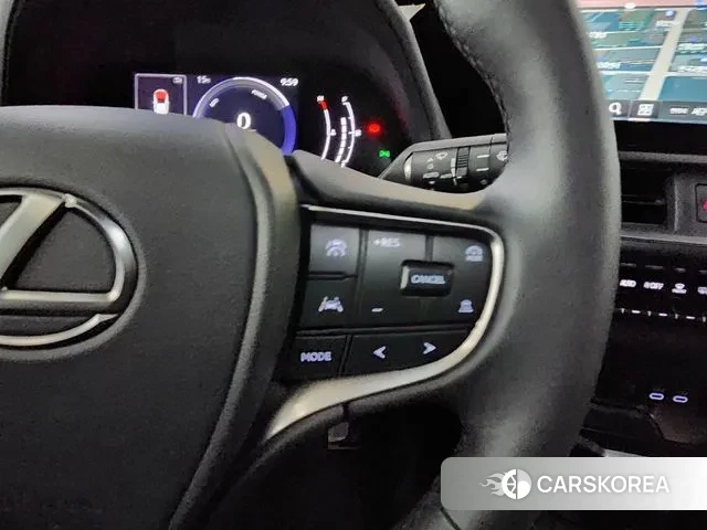 Lexus UX300h 2025 Песочный из Кореи, фото 4