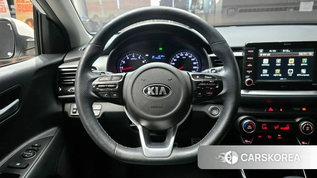 Kia Stonic 2018 Белый из Кореи, фото 4