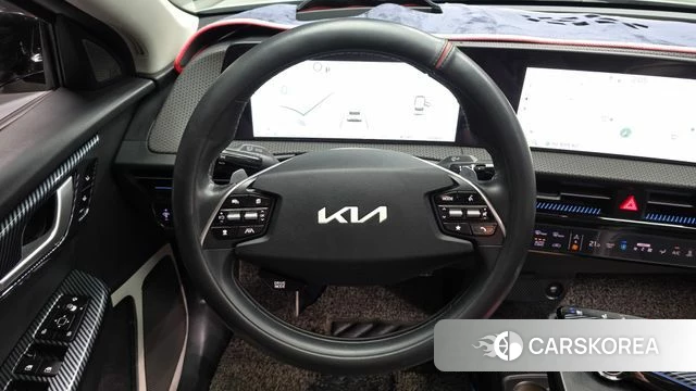 Kia EV6 2023 Жемчужный цвет из Кореи, фото 4
