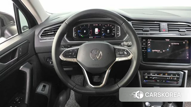 Volkswagen Tiguan second Generation 2024 Черный из Кореи, фото 4