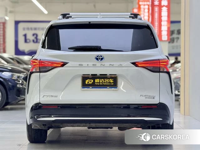 Toyota Saina 2022 Белый из Китая, фото 4