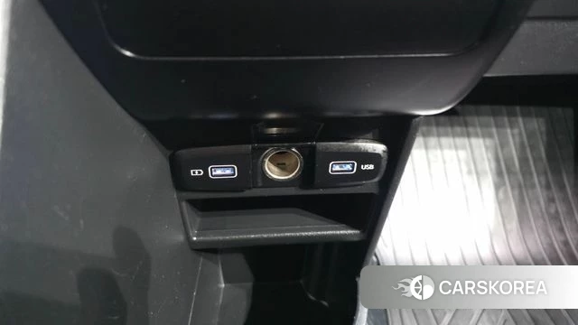 Hyundai Staria 2023 Белый из Кореи, фото 4
