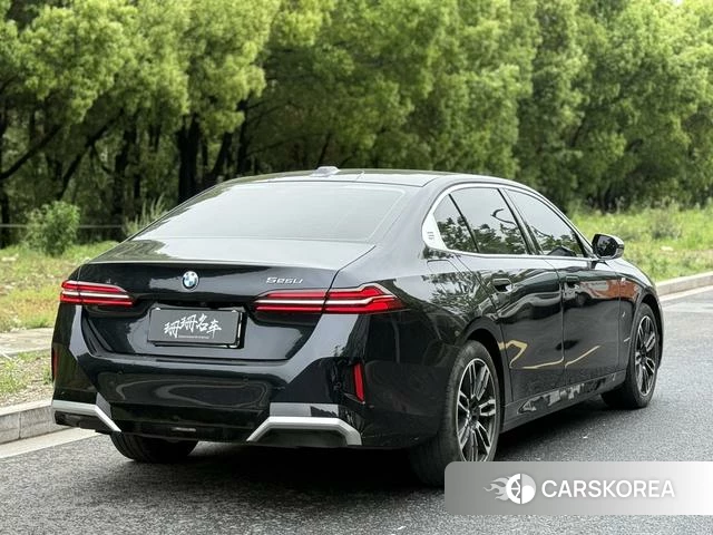 BMW 5 series 2024 Черный из Китая, фото 4