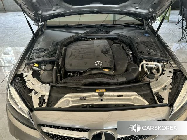 Mercedes-Benz Class C 2019 Серебристо-серый из Китая, фото 4