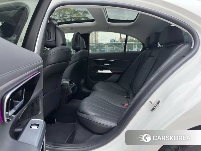 Mercedes-Benz E-class (imported) 2024 Белый из Китая, фото 4