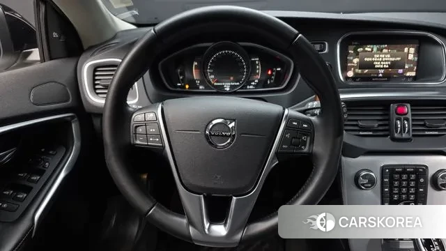 Volvo V40 Cross-Country 2019 Белый из Кореи, фото 4