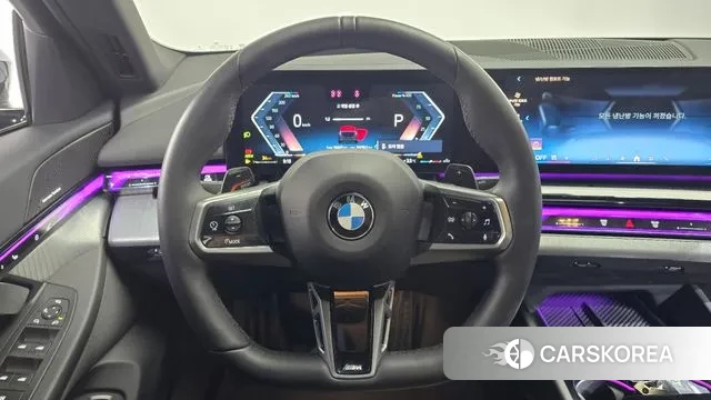 BMW 5 Series (G60) 2025 Черный из Кореи, фото 4