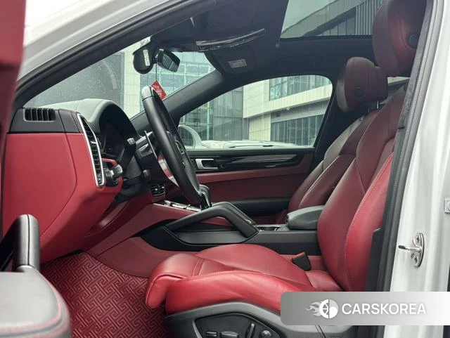 Porsche Cayenne Coupé E-Hybrid 2021 Белый из Китая, фото 4