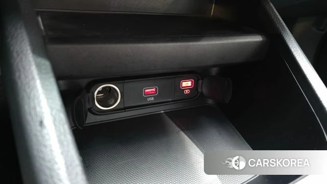 Kia The New K3 2nd generation 2023 Белый из Кореи, фото 4