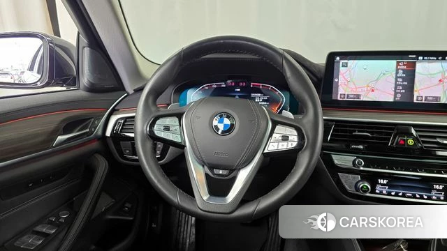 BMW 5 Series (G30) 2022 Черный из Кореи, фото 4