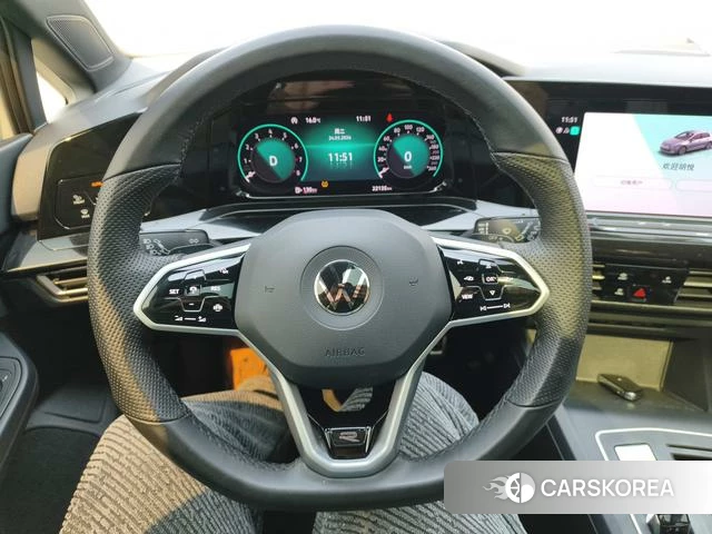 Volkswagen Golf 2022 Белый из Китая, фото 4