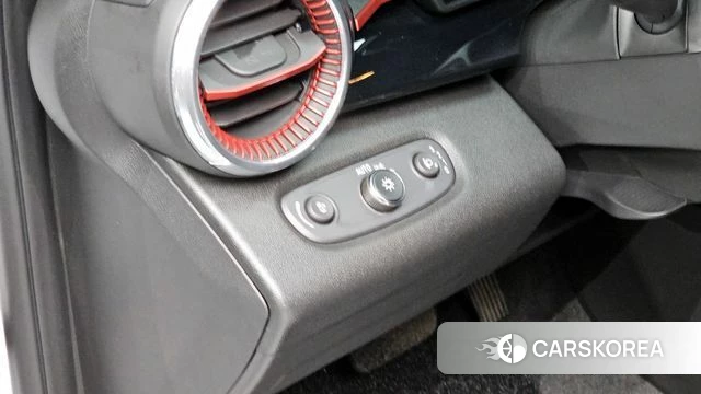 Chevrolet (GM Daewoo) Trax Crossover 2023 Белый из Кореи, фото 4