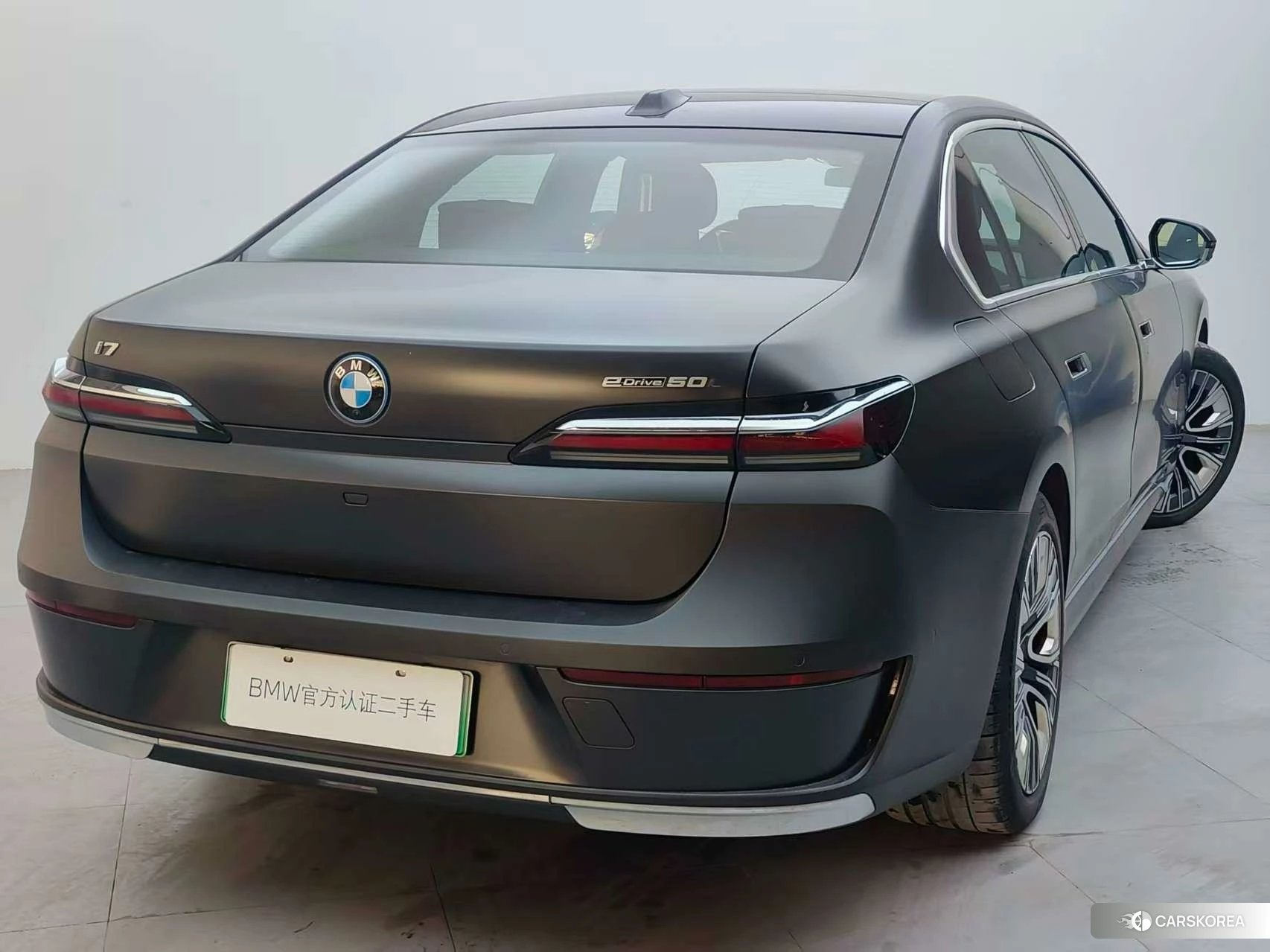 BMW i7 2023 Темно-серый из Китая, фото 4