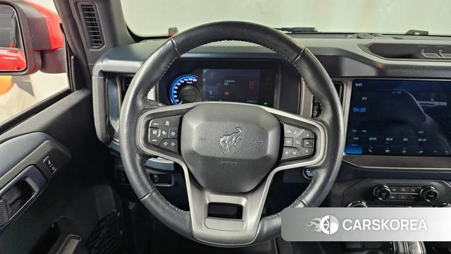 Ford Bronco 6th Generation 2023 Красный из Кореи, фото 4