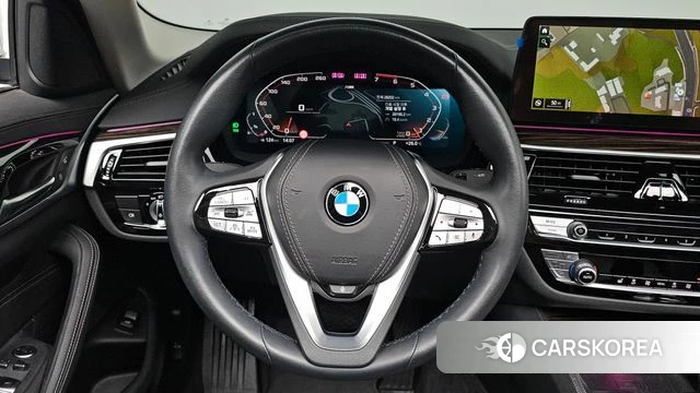 BMW 5 Series (G30) 2022 Белый из Кореи, фото 4