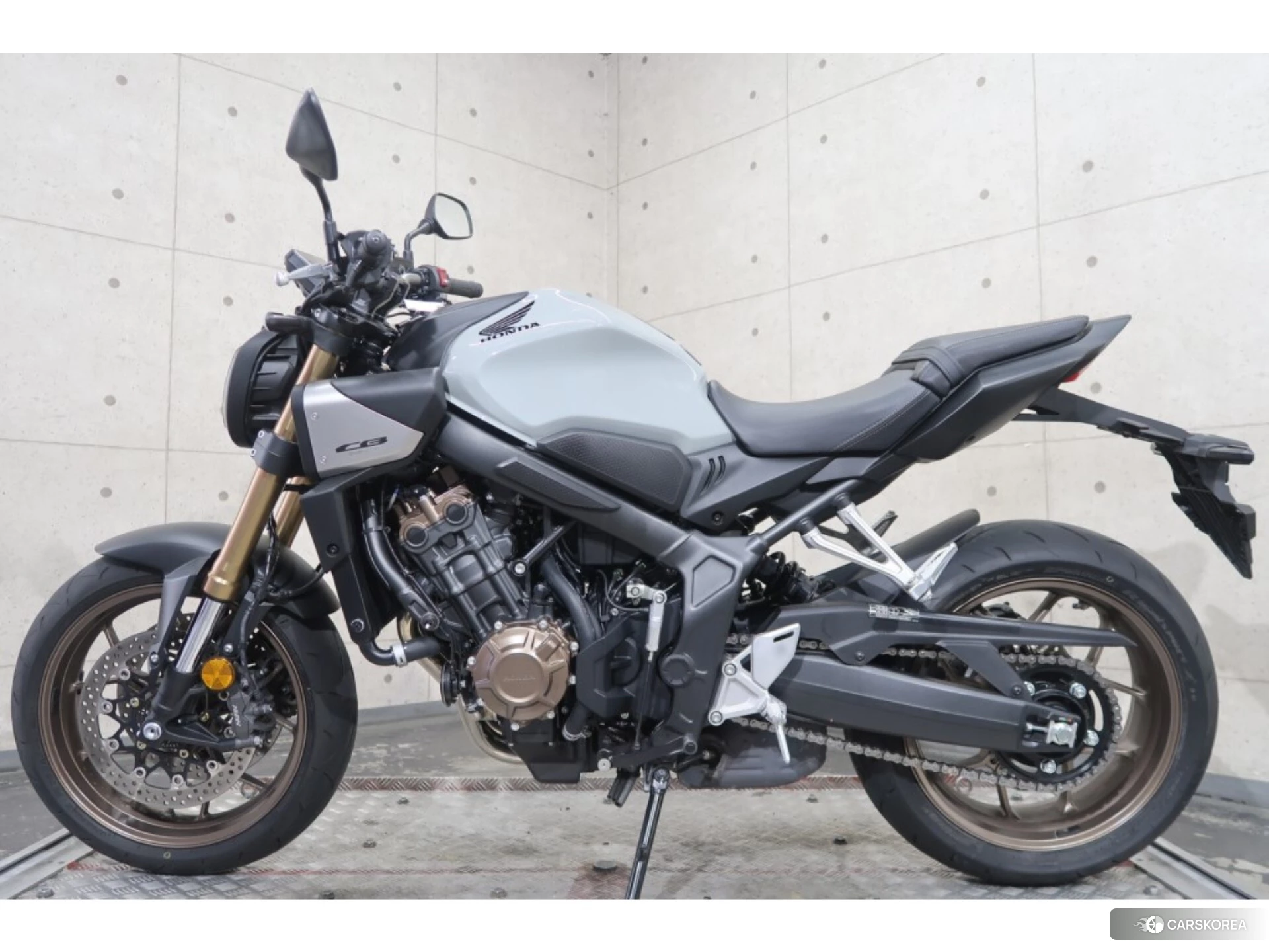 Проданный Honda CB650R E-CLUTCH id 3950440 из Японии