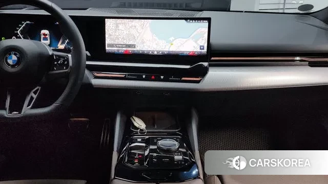 BMW 5 Series (G60) 2024 Белый из Кореи, фото 4