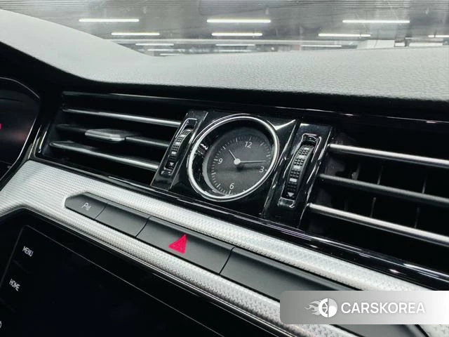 Volkswagen Magotan PHEV 2022 Черный из Китая, фото 4
