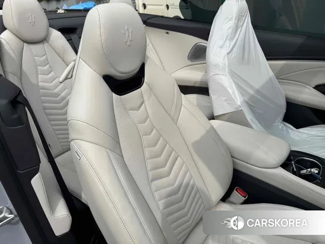 Maserati Grancabrio 2nd Generation 2024 Белый из Кореи, фото 4