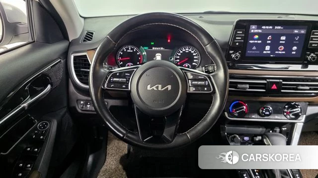 Kia Seltos 2022 Белый из Кореи, фото 4