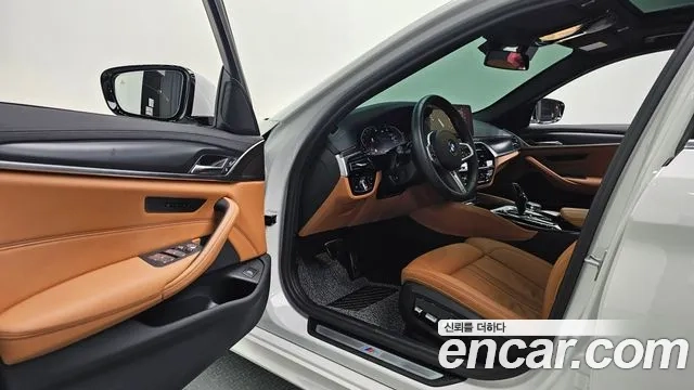 BMW 5 Series (G30) 2023 Белый из Кореи, фото 4