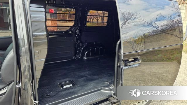 Hyundai Staria 2022 Черный из Кореи, фото 4