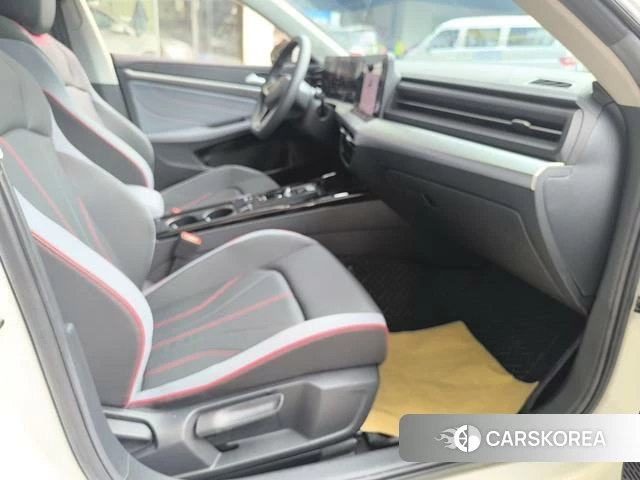 Volkswagen Lingdu 2024 Белый из Китая, фото 4