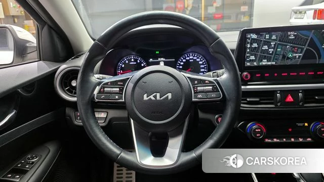 Kia The New K3 2nd generation 2023 Белый из Кореи, фото 4