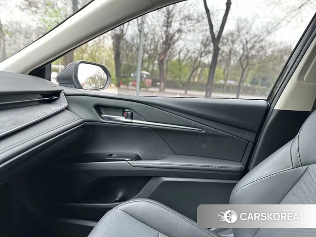 Toyota Camry 2024 Черный из Китая, фото 4