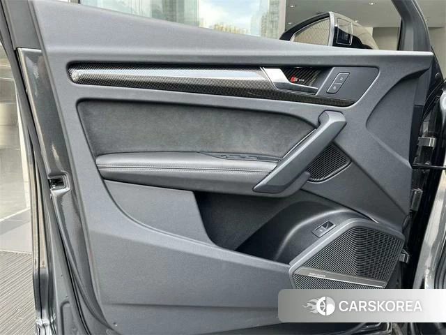 Audi SQ5 2022 Темно-серый из Китая, фото 4