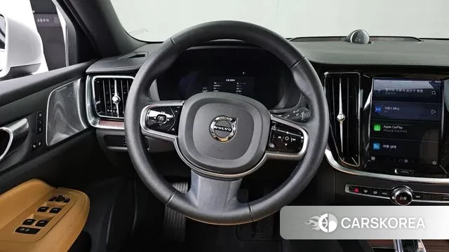 Volvo S60 3rd generation 2023 Белый из Кореи, фото 4