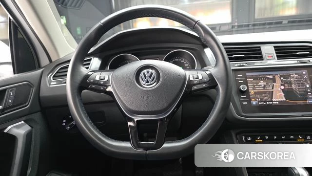 Volkswagen Tiguan second Generation 2020 Белый из Кореи, фото 4