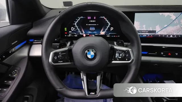 BMW 5 Series (G60) 2024 Светло-серебряный цвет из Кореи, фото 4