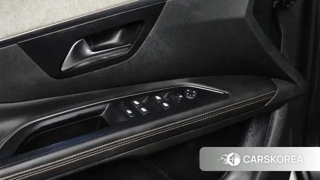 Peugeot 5008 second generation 2018 Серый из Кореи, фото 4