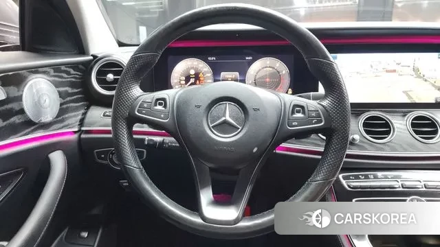 Mercedes-Benz E-Class W213 2018 Серый из Кореи, фото 4