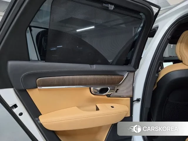 Volvo V90 Cross-Country 2024 Белый из Кореи, фото 4