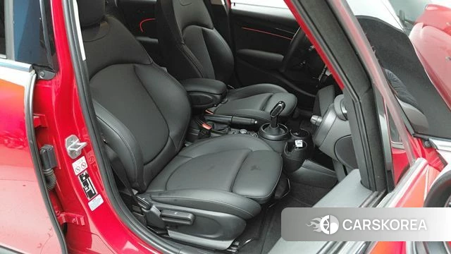 Mini Cooper 2023 Красный из Кореи, фото 4