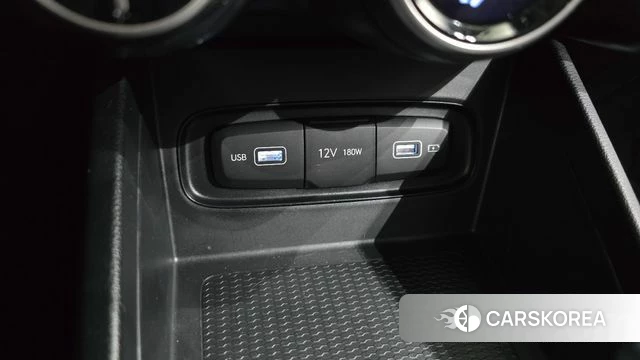 Hyundai Venue 2022 Белый из Кореи, фото 4
