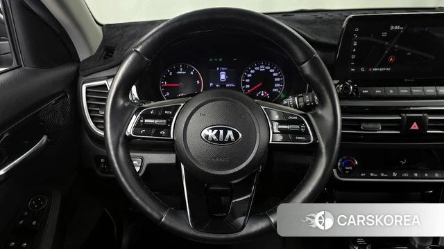 Kia Seltos 2021 Серый из Кореи, фото 4