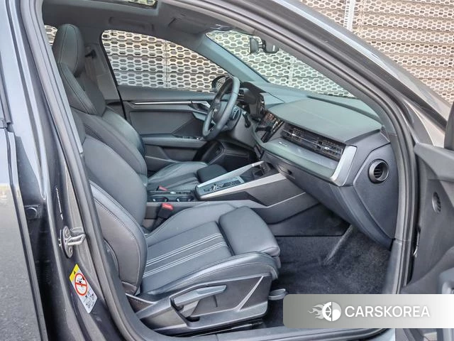 Audi A3 2023 Темно-серый из Китая, фото 4