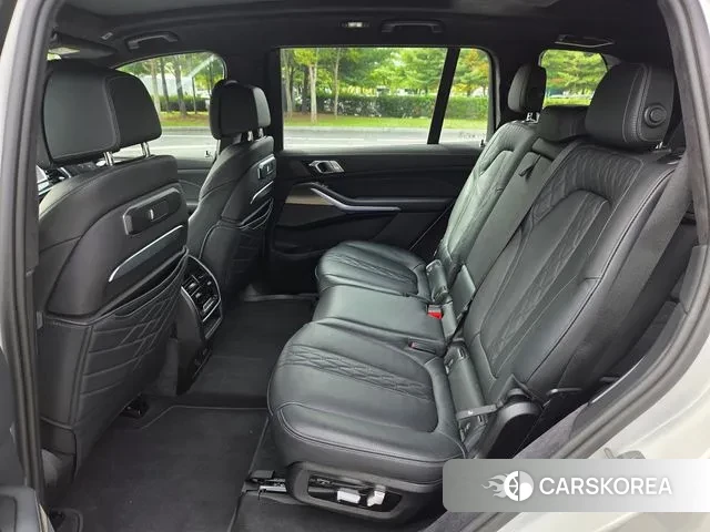 BMW X7 (G07) 2025 Белый из Кореи, фото 4