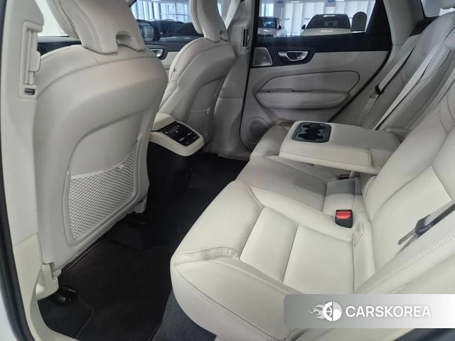 Volvo XC60 second Generation 2025 Белый из Кореи, фото 4