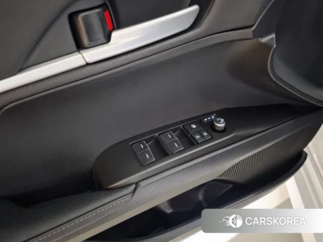 Toyota Camry (XV80) 2025 Белый из Кореи, фото 4